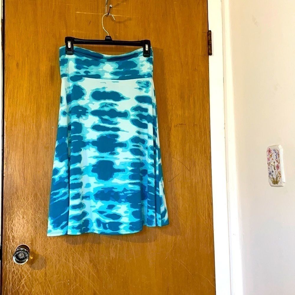 LulaRoe skirt! EUC! Size small! Flowy! Nice! Great for any occasion!